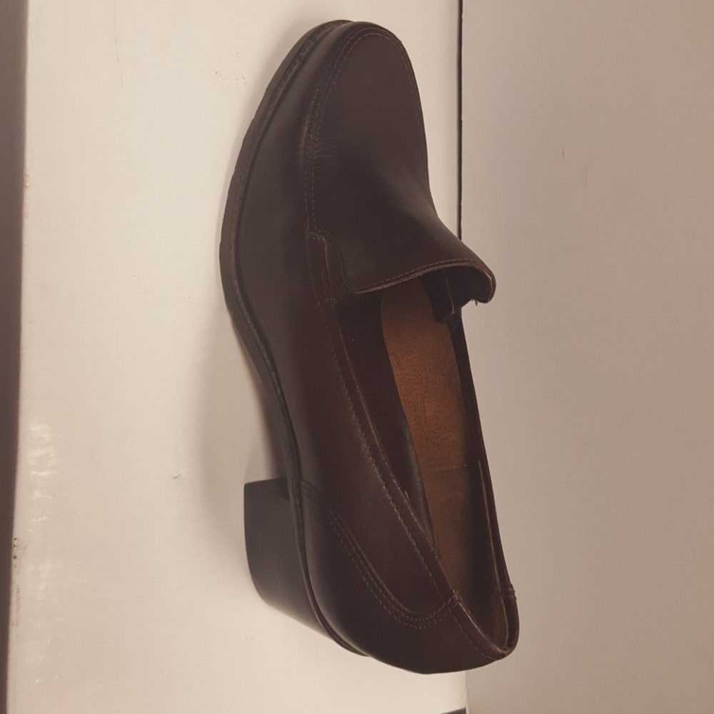 Womens Westies leather heel.